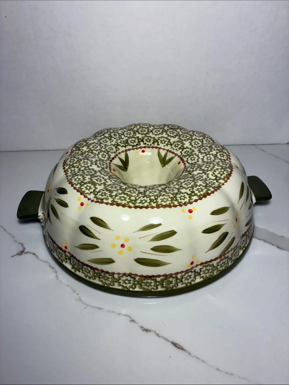 BUNDT PAN Olive Green Ceramic